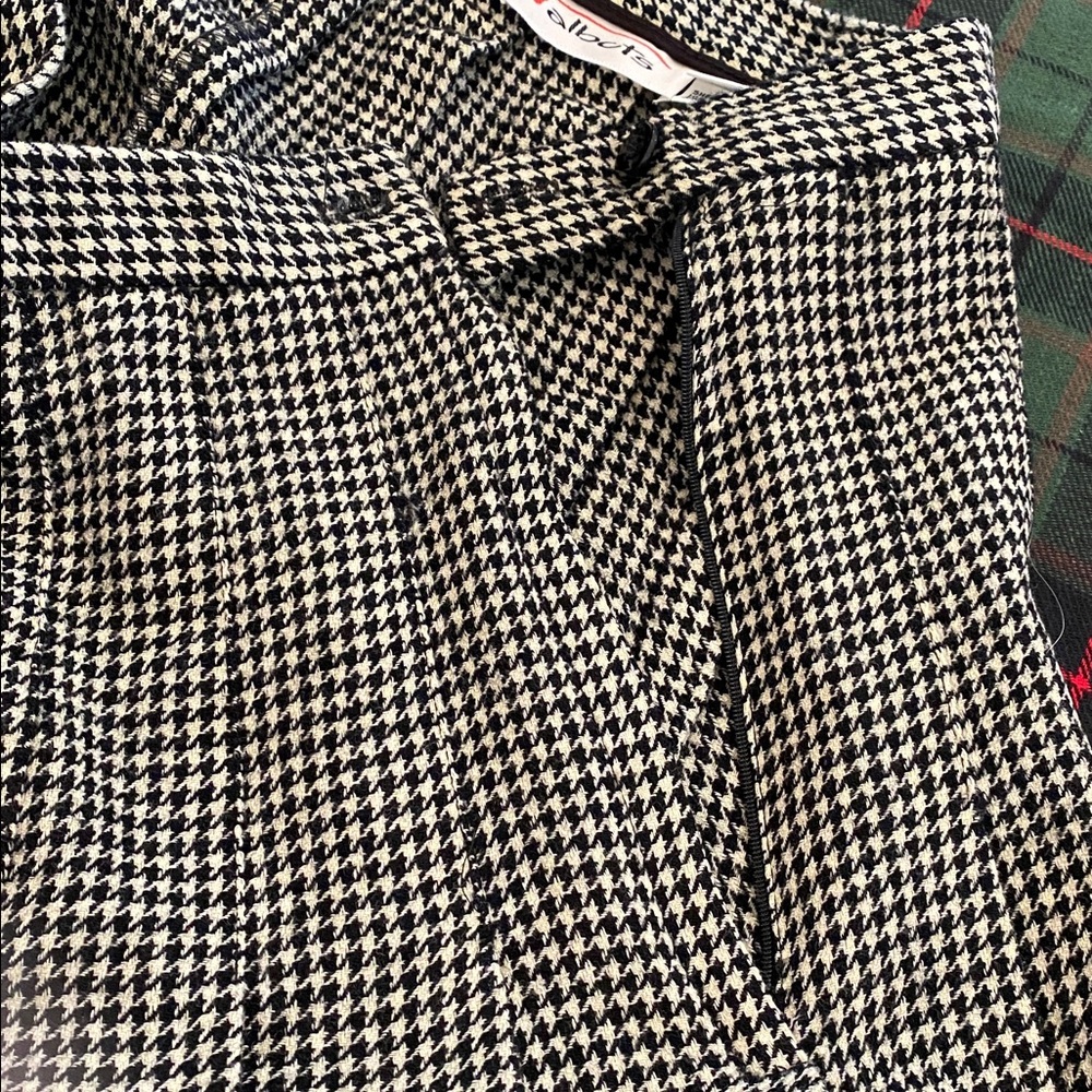 Talbots Wool Houndstooth Pleated Skirt - Picture 6 of 9